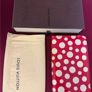 Authentic Limited Edition Louis Vuitton Yayoi Kusama Vernis wallet